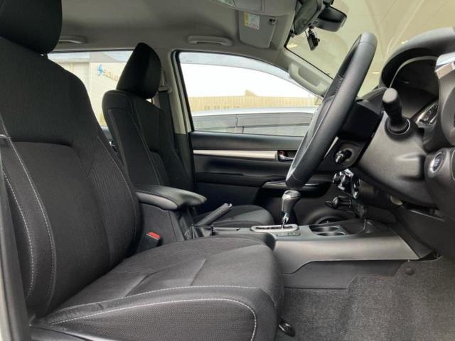 ハイラックス 4WD Z 新品タイヤ/純正 SDナビ/トヨタセーフティセンス/車線逸脱防止支援システム/ヘッドランプ LED/Bluetooth接続/ETC/EBD付ABS/横滑り防止装置/アイドリングストップ 4WD(4枚目)