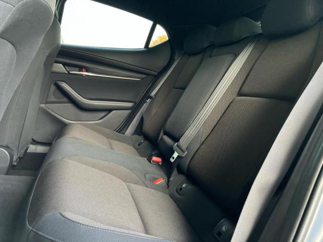 ＭＡＺＤＡ３ファストバック ＸＤプロアクティブ　新品タイヤ／ＢＯＳＥ／保証書／純正　ＳＤナビ／アイアクティブセンス（マツダ）／３６０°ビューモニター／車線逸脱防止支援システム／ヘッドランプ　ＬＥＤ／Ｂｌｕｅｔｏｏｔｈ接続／ＥＴＣ／ＥＢＤ付ＡＢＳ（7枚目）