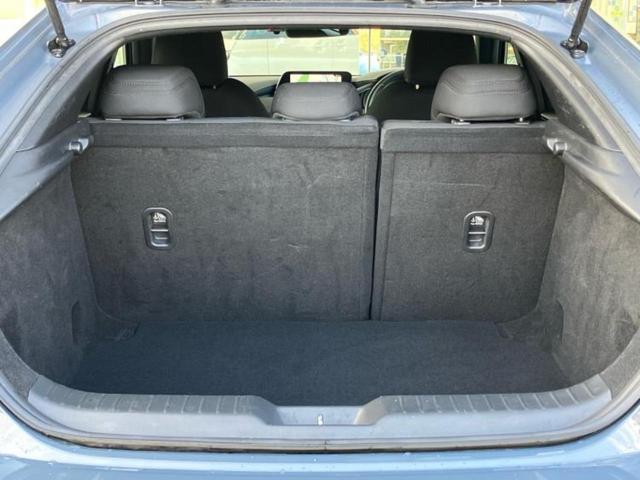 ＭＡＺＤＡ３ファストバック ＸＤプロアクティブ　新品タイヤ／ＢＯＳＥ／保証書／純正　ＳＤナビ／アイアクティブセンス（マツダ）／３６０°ビューモニター／車線逸脱防止支援システム／ヘッドランプ　ＬＥＤ／Ｂｌｕｅｔｏｏｔｈ接続／ＥＴＣ／ＥＢＤ付ＡＢＳ（8枚目）