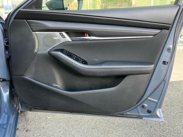 ＭＡＺＤＡ３ファストバック ＸＤプロアクティブ　新品タイヤ／ＢＯＳＥ／保証書／純正　ＳＤナビ／アイアクティブセンス（マツダ）／３６０°ビューモニター／車線逸脱防止支援システム／ヘッドランプ　ＬＥＤ／Ｂｌｕｅｔｏｏｔｈ接続／ＥＴＣ／ＥＢＤ付ＡＢＳ（20枚目）