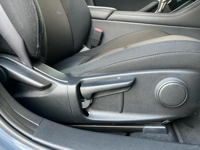 ＭＡＺＤＡ３ファストバック ＸＤプロアクティブ　新品タイヤ／ＢＯＳＥ／保証書／純正　ＳＤナビ／アイアクティブセンス（マツダ）／３６０°ビューモニター／車線逸脱防止支援システム／ヘッドランプ　ＬＥＤ／Ｂｌｕｅｔｏｏｔｈ接続／ＥＴＣ／ＥＢＤ付ＡＢＳ（45枚目）