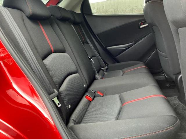 デミオ １３Ｓツーリング　新品タイヤ／純正　ＳＤナビ／アイアクティブセンス（マツダ）／シートヒーター　運転席／ヘッドランプ　ＬＥＤ／Ｂｌｕｅｔｏｏｔｈ接続／ＥＴＣ／ＥＢＤ付ＡＢＳ／横滑り防止装置／アイドリングストップ（5枚目）