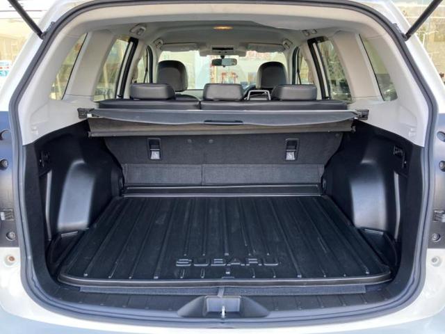 フォレスター ４ＷＤ　Ｓリミテッド　新品タイヤ／純正　ナビ／アイサイト／シートヒーター／車線逸脱防止支援システム／シート　ハーフレザー／ヘッドランプ　ＬＥＤ／Ｂｌｕｅｔｏｏｔｈ接続／ＥＴＣ／ＥＢＤ付ＡＢＳ／アイドリングストップ　４ＷＤ（8枚目）