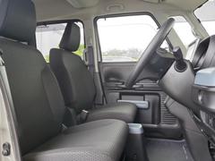 「この車の写真をもっと見たい」「状態が気になる」「この装備はついている？」どんな小さな疑問でもお気軽にお問い合わせください！ 4