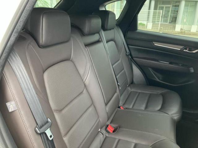 ＣＸ－５ ４ＷＤ　ＸＤエクスクルーシブモード　サンルーフ／ＢＯＳＥ／保証書／純正　ＳＤナビ／衝突安全装置／シートヒーター　前席／３６０°ビューモニター／車線逸脱防止支援システム／シート　合皮／電動バックドア／ヘッドランプ　ＬＥＤ　電動シート（5枚目）