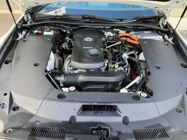 クラウンハイブリッド Ｓスポーツスタイル　新品タイヤ／保証書／純正　９インチ　ＳＤナビ／トヨタセーフティセンス／シートヒーター　前席／パノラミックビューモニター／車線逸脱防止支援システム／シート　ハーフレザー／ドライブレコーダー　前後　ＥＴＣ（50枚目）
