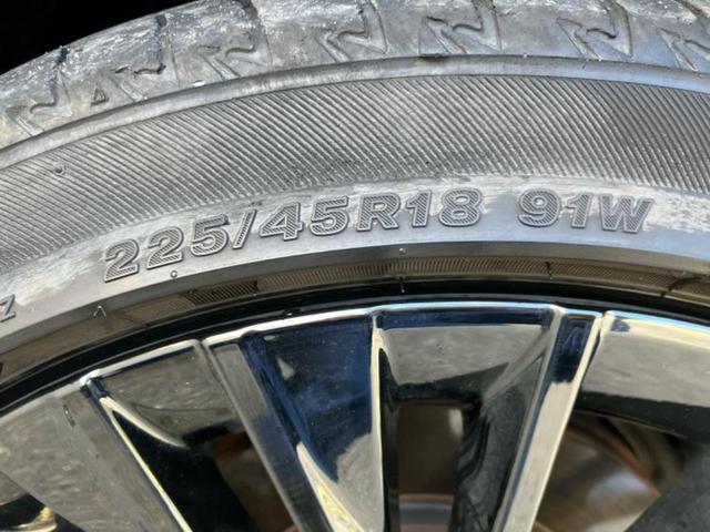 クラウンハイブリッド Ｓスポーツスタイル　新品タイヤ／保証書／純正　９インチ　ＳＤナビ／トヨタセーフティセンス／シートヒーター　前席／パノラミックビューモニター／車線逸脱防止支援システム／シート　ハーフレザー／ドライブレコーダー　前後　ＥＴＣ（52枚目）