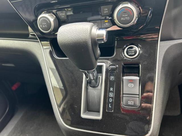 セレナ ハイウェイスターV 保証書/純正 10インチ ナビ/インテリジェントルームミラー/エマージェンシーブレーキ/両側電動スライドドア/アラウンドビューモニター/車線逸脱防止支援システム/プロパイロット 衝突被害軽減システム(18枚目)