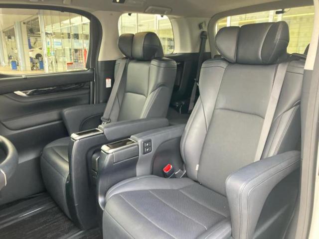 アルファード Ｓ　Ｃパッケージ　新品タイヤ／保証書／ディスプレイオーディオ＋ナビ９インチ／後席モニター　純正　１２．３インチ／トヨタセーフティセンス／両側電動スライドドア／エアーシート　前席／シート　合皮／電動バックドア　電動シート（8枚目）