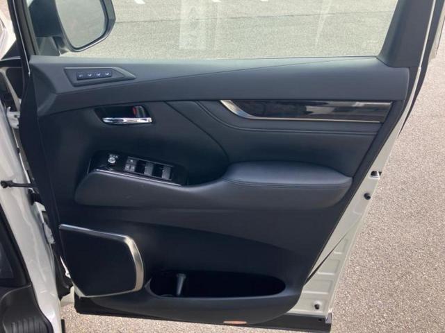 アルファード Ｓ　Ｃパッケージ　新品タイヤ／保証書／ディスプレイオーディオ＋ナビ９インチ／後席モニター　純正　１２．３インチ／トヨタセーフティセンス／両側電動スライドドア／エアーシート　前席／シート　合皮／電動バックドア　電動シート（22枚目）