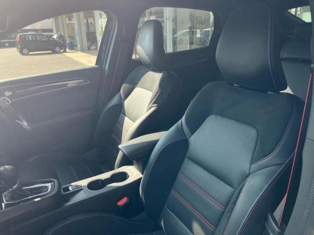 アルカナ ルノー・スポールラインマイルドハイブリッド 新品タイヤ/保証書/ディスプレイオーディオ/衝突安全装置/シートヒーター/全方位モニター/車線逸脱防止支援システム/シート ハーフレザー/パーキングアシスト 自動操舵/ヘッドランプ LED 電動シート(6枚目)