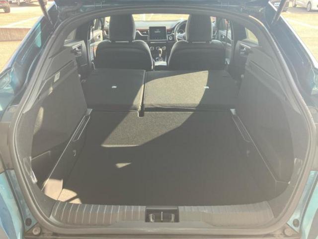 アルカナ ルノー・スポールラインマイルドハイブリッド 新品タイヤ/保証書/ディスプレイオーディオ/衝突安全装置/シートヒーター/全方位モニター/車線逸脱防止支援システム/シート ハーフレザー/パーキングアシスト 自動操舵/ヘッドランプ LED 電動シート(19枚目)