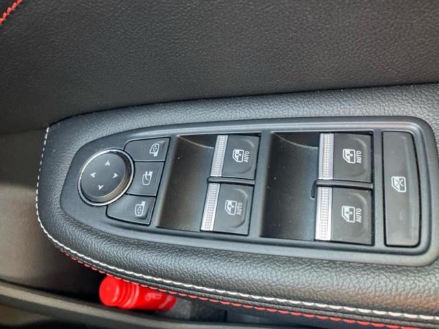 アルカナ ルノー・スポールラインマイルドハイブリッド 新品タイヤ/保証書/ディスプレイオーディオ/衝突安全装置/シートヒーター/全方位モニター/車線逸脱防止支援システム/シート ハーフレザー/パーキングアシスト 自動操舵/ヘッドランプ LED 電動シート(22枚目)