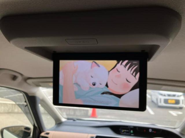 セレナ ハイウェイスターＶセレクション　新品タイヤ／純正　９インチ　メモリーナビ／フリップダウンモニター　純正　１１インチ／エマージェンシーブレーキ／両側電動スライドドア／アラウンドビューモニター／車線逸脱防止支援システム　全周囲カメラ（12枚目）