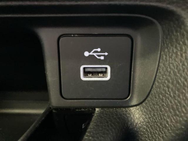 ヴェゼル 4WD eHEV Zプレイパッケージ 新品タイヤ/保証書/ディスプレイオーディオ+ナビ9インチ/デジタルインナーミラー/シートヒーター/車線逸脱防止支援システム/シート ハーフレザー/電動バックドア/ヘッドランプ LED バックカメラ(32枚目)