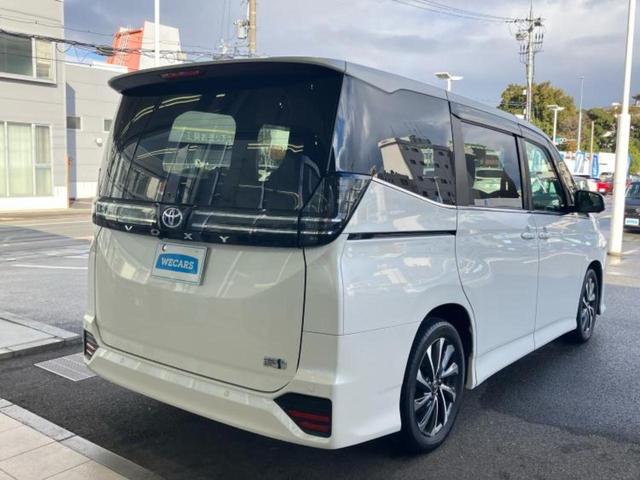 ヴォクシー ハイブリッドＳ－Ｚ　保証書／ディスプレイオーディオ＋ナビ１０．５インチ／フリップダウンモニター　純正　１４インチ／デジタルインナーミラー／トヨタセーフティセンス／両側電動スライドドア／シートヒーター　全席　全周囲カメラ（3枚目）