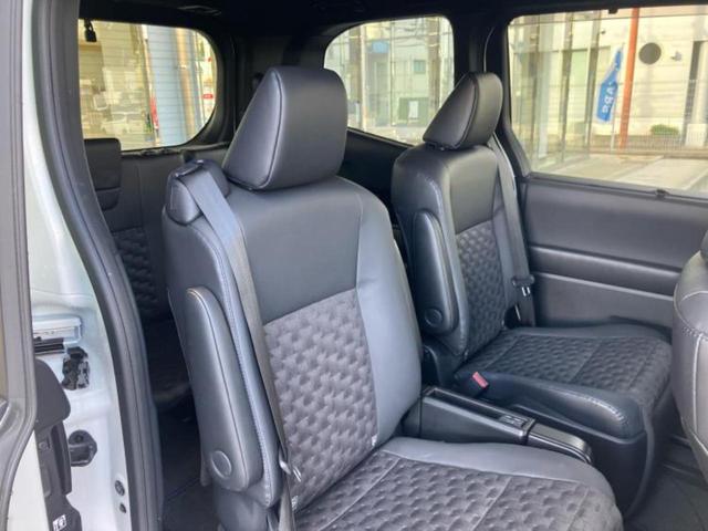 ヴォクシー ハイブリッドＳ－Ｚ　保証書／ディスプレイオーディオ＋ナビ１０．５インチ／フリップダウンモニター　純正　１４インチ／デジタルインナーミラー／トヨタセーフティセンス／両側電動スライドドア／シートヒーター　全席　全周囲カメラ（5枚目）