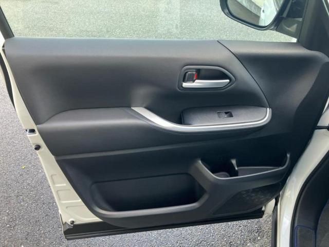 ヴォクシー ハイブリッドＳ－Ｚ　保証書／ディスプレイオーディオ＋ナビ１０．５インチ／フリップダウンモニター　純正　１４インチ／デジタルインナーミラー／トヨタセーフティセンス／両側電動スライドドア／シートヒーター　全席　全周囲カメラ（24枚目）