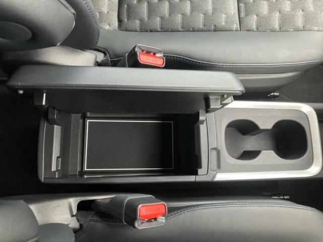 ヴォクシー ハイブリッドＳ－Ｚ　保証書／ディスプレイオーディオ＋ナビ１０．５インチ／フリップダウンモニター　純正　１４インチ／デジタルインナーミラー／トヨタセーフティセンス／両側電動スライドドア／シートヒーター　全席　全周囲カメラ（41枚目）