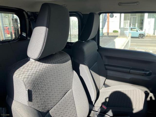 ジムニー ４ＷＤ　ＸＧ　保証書／セーフティサポート（スズキ）／車線逸脱防止支援システム／ＡＢＳ／アイドリングストップ／エアバッグ　運転席／エアバッグ　助手席／エアバッグ　サイド／パワーウインドウ／キーレスエントリー　４ＷＤ（4枚目）