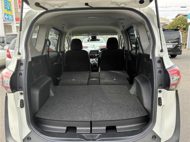 シエンタ ハイブリッドファンベースG 新品タイヤ/保証書/純正 SDナビ/衝突安全装置/両側電動スライドドア/車線逸脱防止支援システム/ヘッドランプ LED/ETC/EBD付ABS/横滑り防止装置/アイドリングストップ/フルセグTV(8枚目)