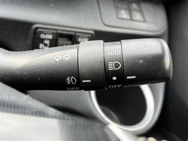 シエンタ ハイブリッドファンベースG 新品タイヤ/保証書/純正 SDナビ/衝突安全装置/両側電動スライドドア/車線逸脱防止支援システム/ヘッドランプ LED/ETC/EBD付ABS/横滑り防止装置/アイドリングストップ/フルセグTV(16枚目)