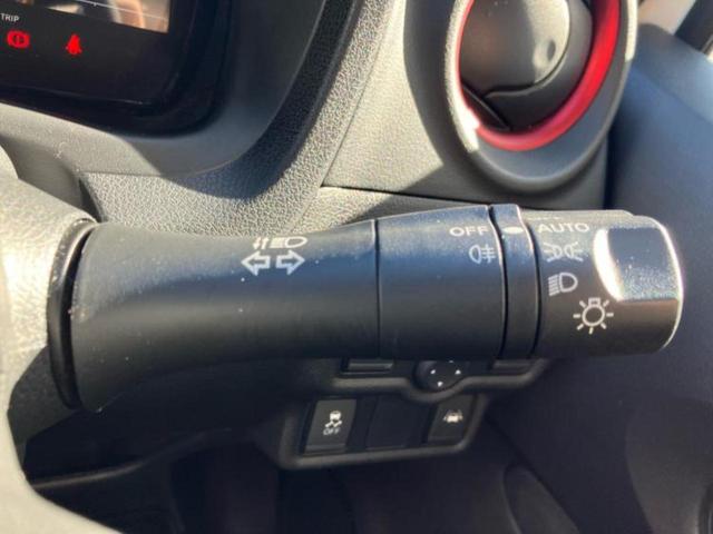 ノート ｅパワーニスモ　保証書／純正　ＳＤナビ／インテリジェントルームミラー／エマージェンシーブレーキ／アラウンドビューモニター／車線逸脱防止支援システム／ヘッドランプ　ＬＥＤ／Ｂｌｕｅｔｏｏｔｈ接続／ＥＴＣ　全周囲カメラ（16枚目）