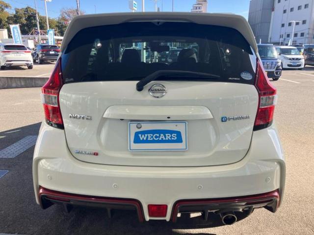 ノート ｅパワーニスモ　保証書／純正　ＳＤナビ／インテリジェントルームミラー／エマージェンシーブレーキ／アラウンドビューモニター／車線逸脱防止支援システム／ヘッドランプ　ＬＥＤ／Ｂｌｕｅｔｏｏｔｈ接続／ＥＴＣ　全周囲カメラ（42枚目）