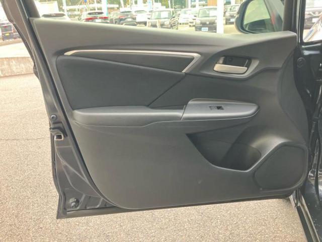 フィット １３Ｇ・Ｌホンダセンシング　保証書／純正　ＳＤナビ／ホンダセンシング／ヘッドランプ　ＬＥＤ／ＵＳＢジャック／Ｂｌｕｅｔｏｏｔｈ接続／ＥＴＣ／ＥＢＤ付ＡＢＳ／横滑り防止装置／アイドリングストップ／バックモニター／フルセグＴＶ（22枚目）