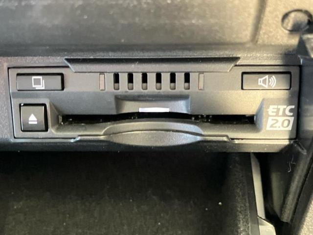 RX RX300Fスポーツ サンルーフ/保証書/純正 SDナビ/衝突安全装置/シートヒーター/車線逸脱防止支援システム/シート フルレザー/電動バックドア/ヘッドランプ LED/ETC/EBD付ABS/横滑り防止装置 革シート(20枚目)