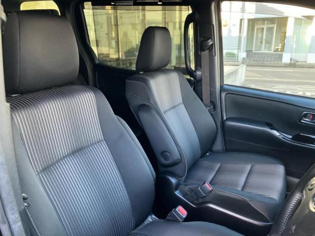 ヴォクシー ＺＳキラメキ２　保証書／社外　１１インチ　ＳＤナビ／フリップダウンモニター　社外　１２．８インチ／トヨタセーフティセンス／両側電動スライドドア／車線逸脱防止支援システム／ヘッドランプ　ＬＥＤ　衝突被害軽減システム（4枚目）