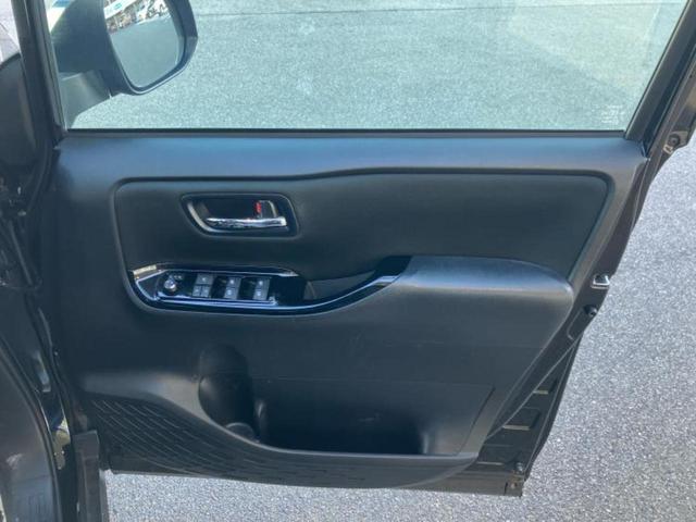 ヴォクシー ＺＳキラメキ２　保証書／社外　１１インチ　ＳＤナビ／フリップダウンモニター　社外　１２．８インチ／トヨタセーフティセンス／両側電動スライドドア／車線逸脱防止支援システム／ヘッドランプ　ＬＥＤ　衝突被害軽減システム（22枚目）