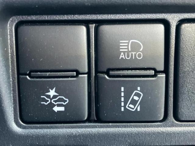 ヴォクシー ＺＳキラメキ２　保証書／社外　１１インチ　ＳＤナビ／フリップダウンモニター　社外　１２．８インチ／トヨタセーフティセンス／両側電動スライドドア／車線逸脱防止支援システム／ヘッドランプ　ＬＥＤ　衝突被害軽減システム（29枚目）