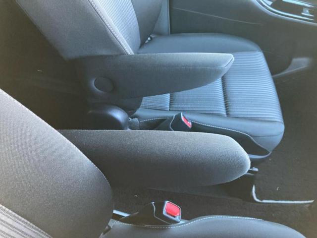 ヴォクシー ＺＳキラメキ２　保証書／社外　１１インチ　ＳＤナビ／フリップダウンモニター　社外　１２．８インチ／トヨタセーフティセンス／両側電動スライドドア／車線逸脱防止支援システム／ヘッドランプ　ＬＥＤ　衝突被害軽減システム（33枚目）