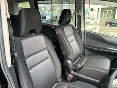 「この車の写真をもっと見たい」「状態が気になる」「この装備はついている？」どんな小さな疑問でもお気軽にお問い合わせください！ 4