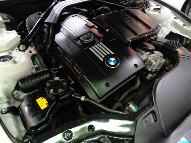 Ｚ４ ｓＤｒｉｖｅ３５ｉ　３．０ツインターボエンジン３０６ＰＳ７速ＤＣＴパドルＳ電動オープンＴＯＰホワイトベージュレザーウッドインテリアＨＤＤナビパワーシートシートヒーター専用２本出しマフラ１８アルミＨＩＤクルーズコントロール（45枚目）