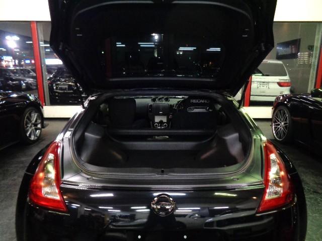 フェアレディＺ バージョンＳ　ＶＱ３７ＶＨＲ型ＶＶＥＬエンジン３３６ＰＳ６ＭＴサクラムステンマフラーＨＫＳエアクリＴＥＩＮ車高調ＲＡＹＳ１９アルミシンクロＲＥＶコンカーボンエアロレカロシートＭＯＭＯステアＨＩＤライトスマートキー（39枚目）