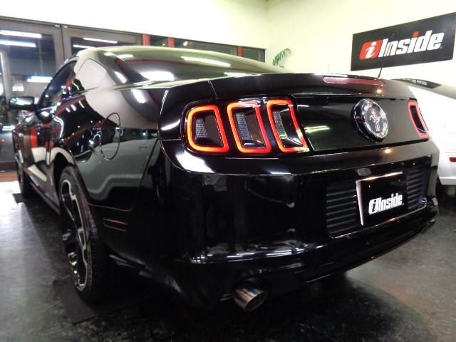 マスタング Ｖ６　プレミアム　後期型３．７Ｖ６エンジン６速ＳマチックＡＴブラックレザーシートフルセグナビＴＶクルーズコントロールシートヒーターＧＩＯＶＡＮＮＡ２０インチＡＷプロジェクターＨＩＤ３連ＬＥＤテールＥＴＣ走行２万ｋｍ台（12枚目）