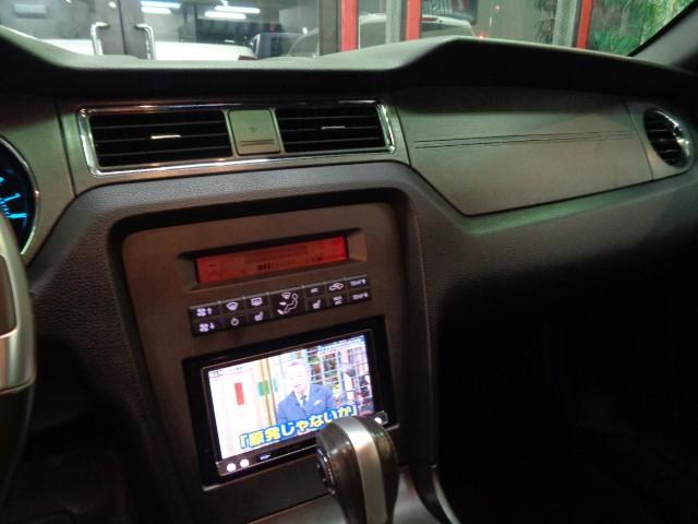 マスタング Ｖ６　プレミアム　後期型３．７Ｖ６エンジン６速ＳマチックＡＴブラックレザーシートフルセグナビＴＶクルーズコントロールシートヒーターＧＩＯＶＡＮＮＡ２０インチＡＷプロジェクターＨＩＤ３連ＬＥＤテールＥＴＣ走行２万ｋｍ台（28枚目）