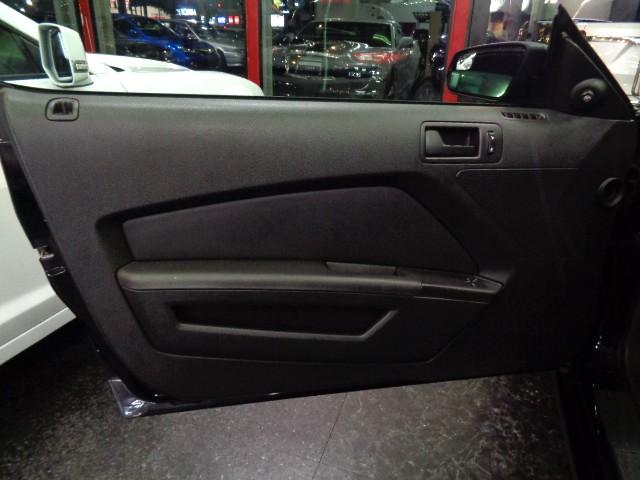 マスタング Ｖ６　プレミアム　後期型３．７Ｖ６エンジン６速ＳマチックＡＴブラックレザーシートフルセグナビＴＶクルーズコントロールシートヒーターＧＩＯＶＡＮＮＡ２０インチＡＷプロジェクターＨＩＤ３連ＬＥＤテールＥＴＣ走行２万ｋｍ台（37枚目）