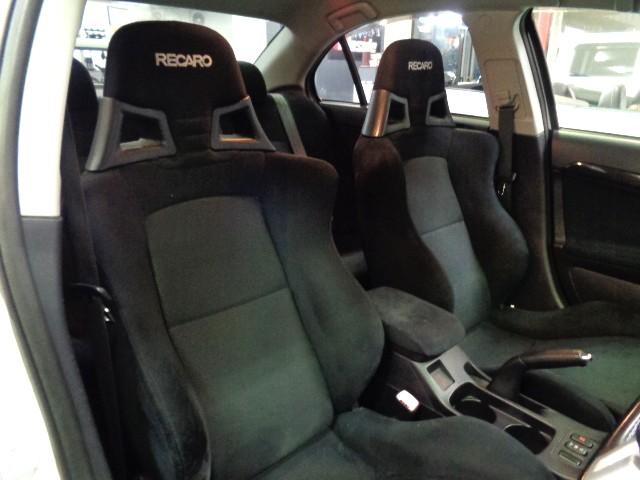 ランサー ＧＳＲエボリューションＸ　ホワイトパールカラー純正エアロ４Ｂ１１型ＮＩＶＥＣターボエンジン５ＭＴミッション４ＷＤ専用２本出しマフラーＡＷＣコントロールブレンボキャリパーレカロシートＥＮＫＥＩ１８アルミＨＩＤライトＦＯＧライト（31枚目）