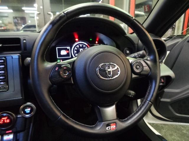 ＧＲ８６ ＳＺ　ＴＲＤフルエアロＦＡ２４ＢＯＸＥＲエンジン６ＭＴミッションＴＲＤ４本出しマフラーＬＷＳ１９インチＡＷナビＴＶバックカメラサーキットＭＯＤＥマルチインフォメーターＬＥＤライトクルーズＣ前後ドラレコ（32枚目）