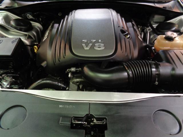 ダッジ・チャージャー R/T 5.7V8HEMIエンジンAWD黒革シートGIBSONマフラーローダウンサスメッキ20インチAWブラックラインディスプレイオーディオパワーシートシートヒーターバックカメラステアヒーターHIDライト(42枚目)