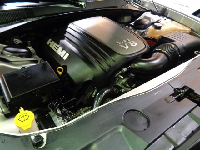 ダッジ・チャージャー R/T 5.7V8HEMIエンジンAWD黒革シートGIBSONマフラーローダウンサスメッキ20インチAWブラックラインディスプレイオーディオパワーシートシートヒーターバックカメラステアヒーターHIDライト(44枚目)