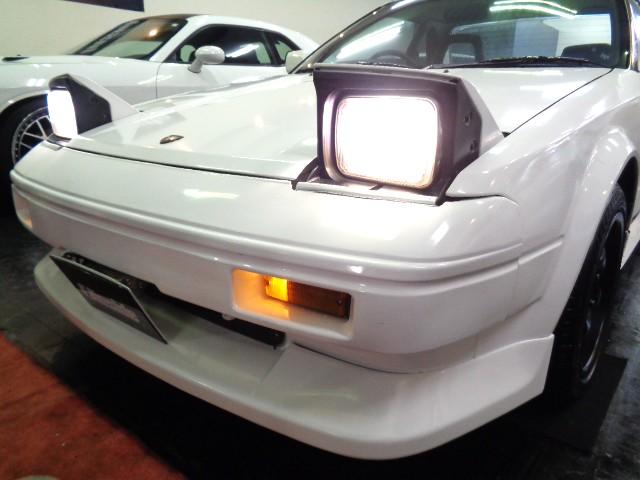 ＭＲ２ Ｓ　スーパーホワイトカラーフルエアロノーマルルーフ３Ａ－ＬＵミッドシップエンジン純正５ＭＴミッション専用２本出しマフラーレカロシートＷＯＲＫアルミＲスポイラールーフスポイラー七宝焼エンブレムＴベルト交換済（6枚目）