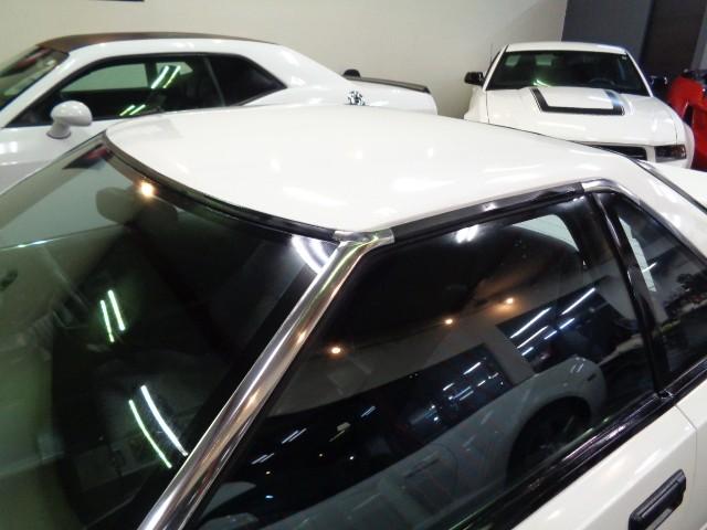 ＭＲ２ Ｓ　スーパーホワイトカラーフルエアロノーマルルーフ３Ａ－ＬＵミッドシップエンジン純正５ＭＴミッション専用２本出しマフラーレカロシートＷＯＲＫアルミＲスポイラールーフスポイラー七宝焼エンブレムＴベルト交換済（15枚目）