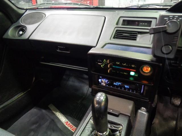 ＭＲ２ Ｓ　スーパーホワイトカラーフルエアロノーマルルーフ３Ａ－ＬＵミッドシップエンジン純正５ＭＴミッション専用２本出しマフラーレカロシートＷＯＲＫアルミＲスポイラールーフスポイラー七宝焼エンブレムＴベルト交換済（27枚目）