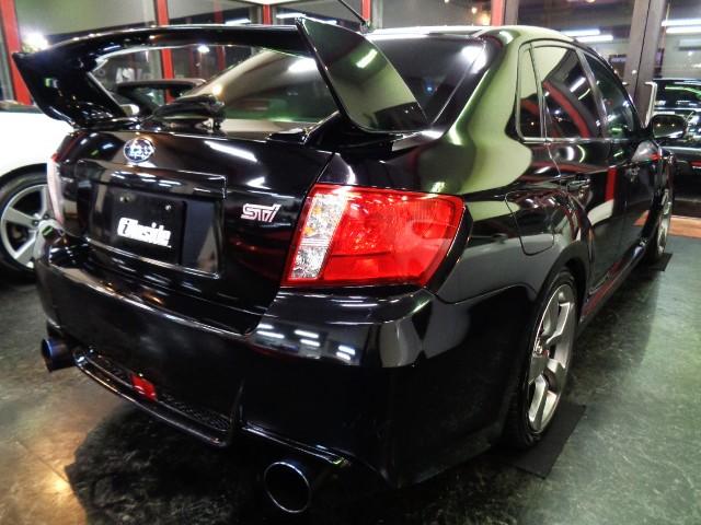 インプレッサ ＷＲＸ　ＳＴｉ　オブシディアンブラックＰカラーＳＴＩエアロＷＪ２０ＢＯＸＥＲターボエンジン６ＭＴ４ＷＤＧＰスポーツマフラーブローオフＴＥＩＮ車高調ＤＣデフコンＳＴＩキャリパーＳＴＩアルミＭＯＭＯステアＳＴＩシート（3枚目）