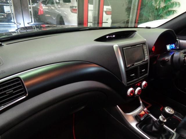 インプレッサ ＷＲＸ　ＳＴｉ　オブシディアンブラックＰカラーＳＴＩエアロＷＪ２０ＢＯＸＥＲターボエンジン６ＭＴ４ＷＤＧＰスポーツマフラーブローオフＴＥＩＮ車高調ＤＣデフコンＳＴＩキャリパーＳＴＩアルミＭＯＭＯステアＳＴＩシート（31枚目）