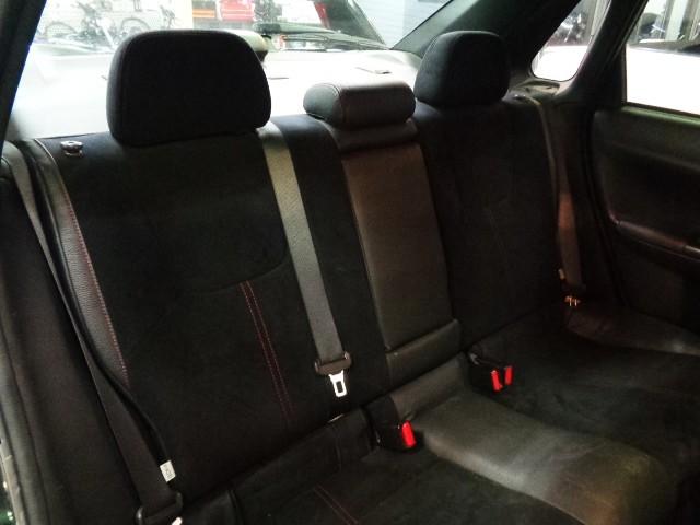 インプレッサ ＷＲＸ　ＳＴｉ　オブシディアンブラックＰカラーＳＴＩエアロＷＪ２０ＢＯＸＥＲターボエンジン６ＭＴ４ＷＤＧＰスポーツマフラーブローオフＴＥＩＮ車高調ＤＣデフコンＳＴＩキャリパーＳＴＩアルミＭＯＭＯステアＳＴＩシート（34枚目）